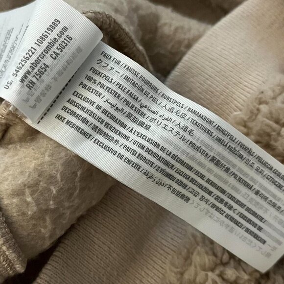 Cream Gilly Hicks By Hollister Lounge Sherpa Shorts, Medium Y2K Sleep Shorts - Picture 4 of 5